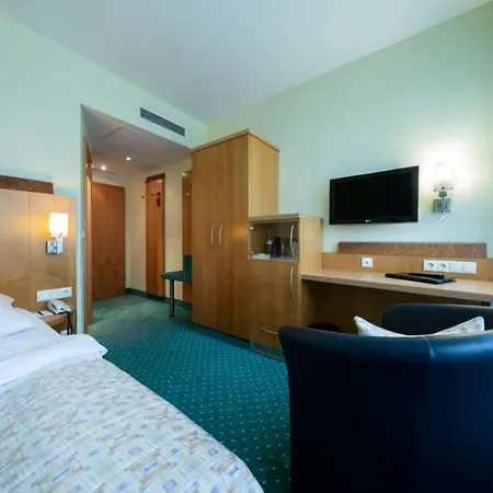 Kronenhotel Hotel 4*