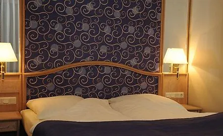 Hotel Kronenhotel 4*