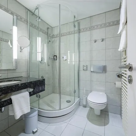 Kronenhotel Hotel 4*