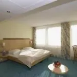 Kronenhotel Szálloda 4*
