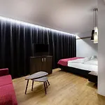 Kronenhotel Szálloda