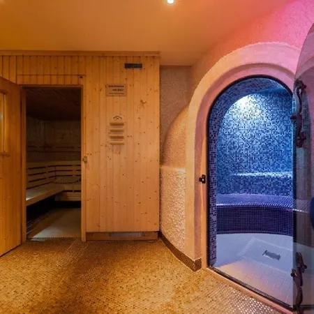 Kronenhotel Szálloda 4*