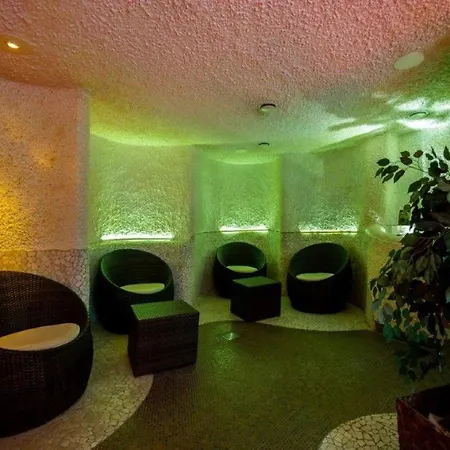 Kronenhotel 4*