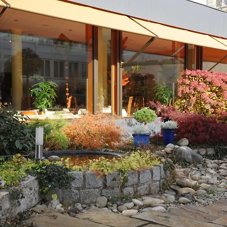 Kronenhotel Szálloda