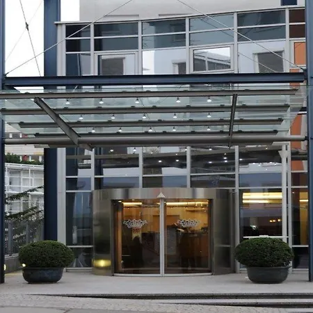 מלון Kronenhotel 4*