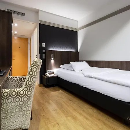 Szálloda Kronenhotel 4*