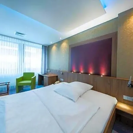 Kronenhotel Szálloda