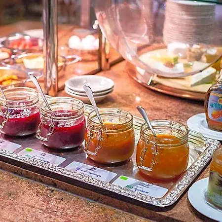Kronenhotel Szálloda 4*