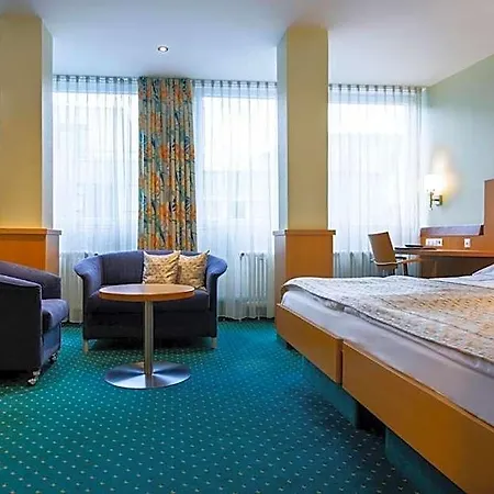 Kronenhotel Szálloda