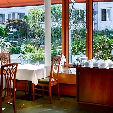 Szálloda Kronenhotel 4*