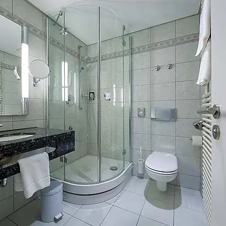 Kronenhotel Szálloda