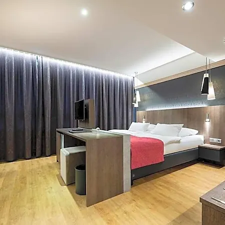 Kronenhotel 4*
