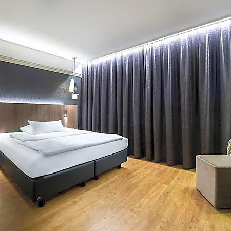 Kronenhotel Szálloda Stuttgart