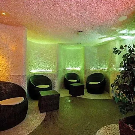 Kronenhotel Szálloda 4*