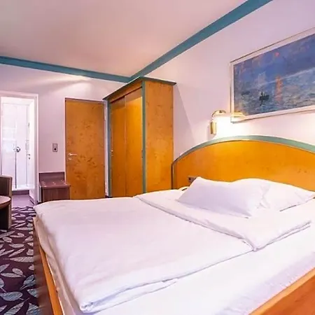 Kronenhotel Szálloda