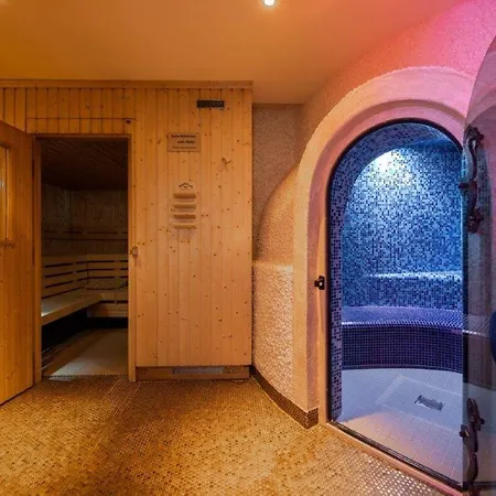 Kronenhotel Szálloda