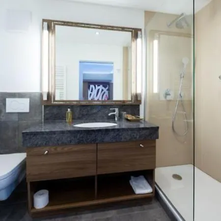 Szálloda Kronenhotel 4*
