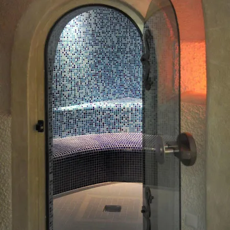 Kronenhotel Hotel 4*