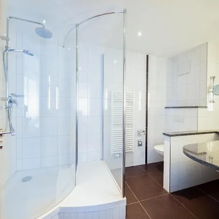 Kronenhotel מלון