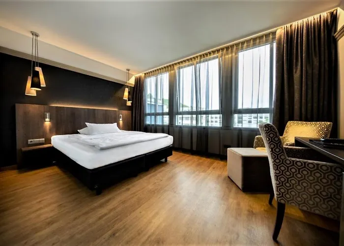 Hotel Kronenhotel 4*
