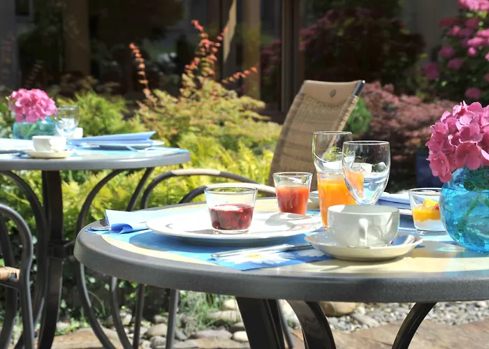 Kronenhotel Hotel 4*